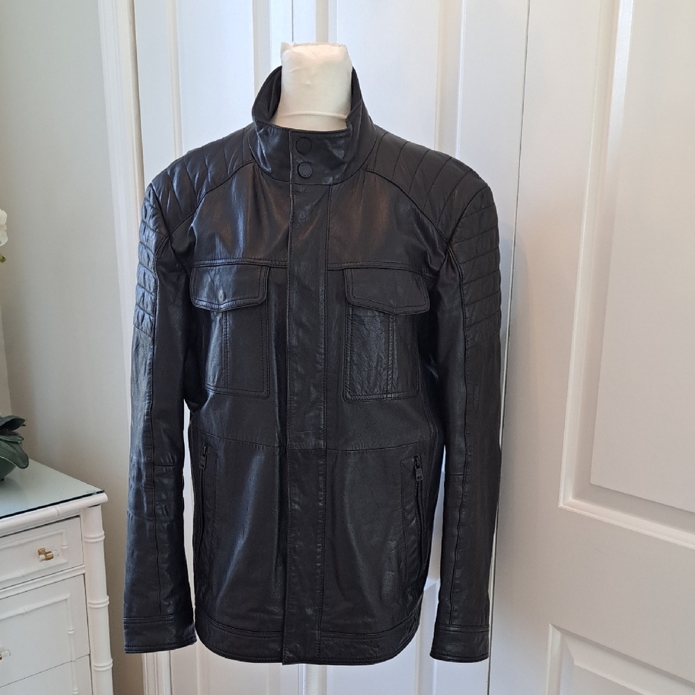 Higo Boss‎ Mens Black Leather Moto Jacket Quilted Shoulder Panels Zip/Snap 44R